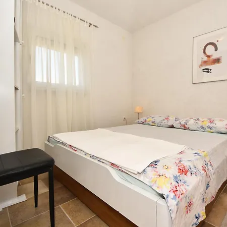 Seaside Serenity - Happy Apartment