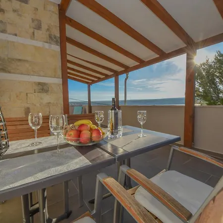 Appartamento Seaside Serenity - Happy *